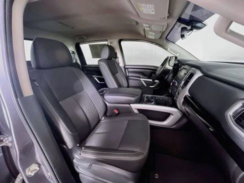 Used 2018 Nissan Titan SV w/ SV Convenience Package AWD/4WD image 27