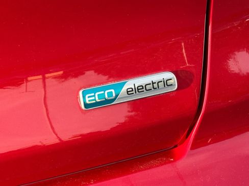 Used 2022 Kia Niro EX image 27