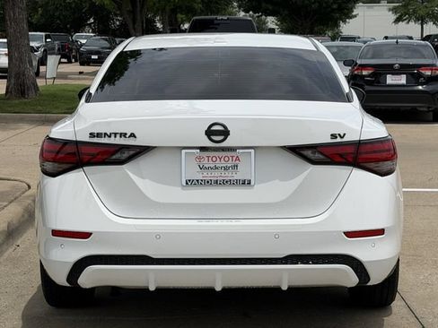 Used 2022 Nissan Sentra SV w/ Trunk Package FWD image 5