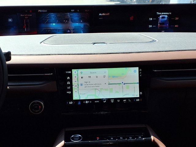 New 2027 Lincoln Navigator Reserve AWD/4WD image 11