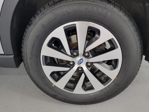 Used 2022 Subaru Outback Premium AWD/4WD image 11