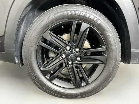 Used 2025 Chevrolet Trax ACTIV FWD image 11