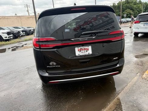 New 2027 Chrysler Pacifica Select w/ Family Tech Group AWD/4WD image 6