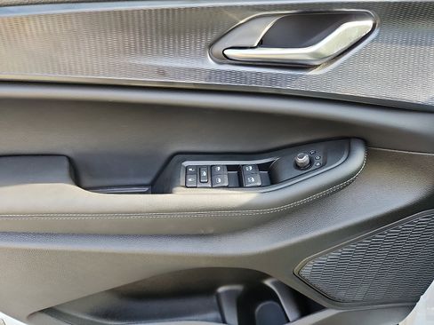 New 2025 Jeep Grand Cherokee Altitude image 8