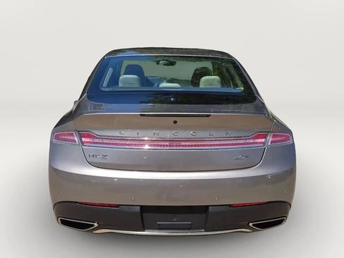 Used 2018 Lincoln MKZ Reserve FWD image 9