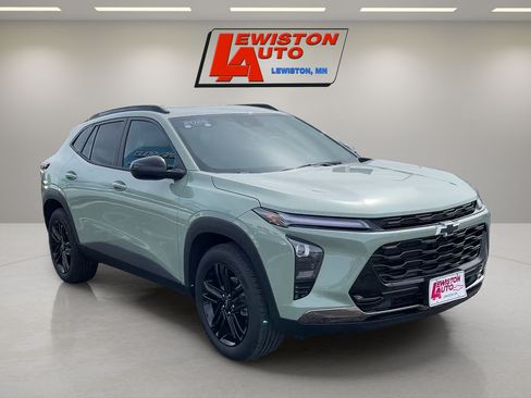 Certified 2025 Chevrolet Trax ACTIV w/ Sunroof Package FWD image 7