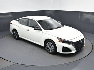 Used 2025 Nissan Altima 2.5 SV FWD video 1