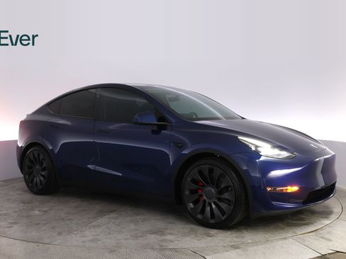 Used 2024 Tesla Model Y Performance AWD/4WD image 14