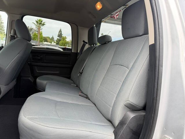 Used 2015 RAM 2500 Tradesman w/ Chrome Appearance Group AWD/4WD image 21