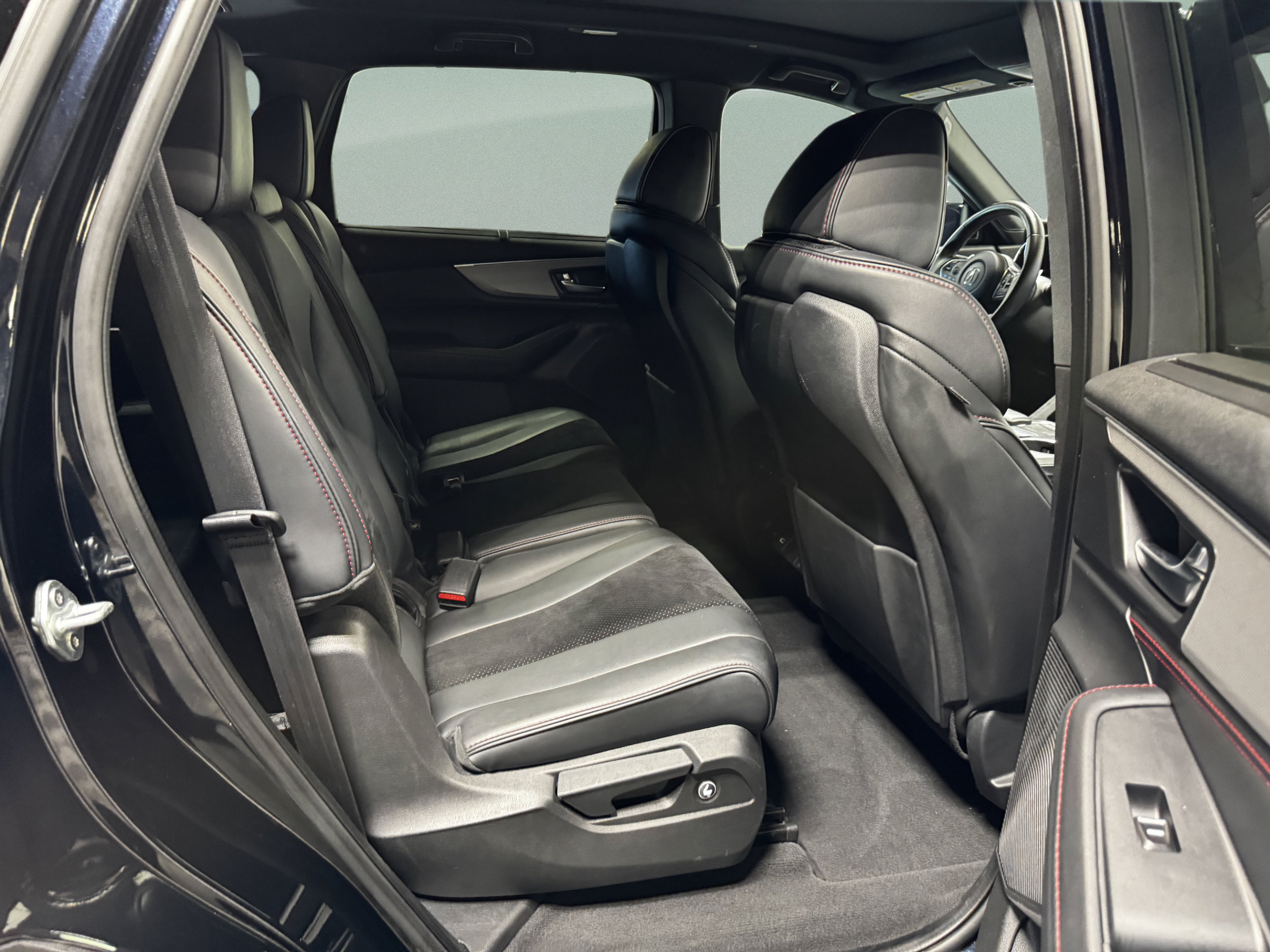 Used 2022 Acura MDX A-Spec AWD/4WD image 32