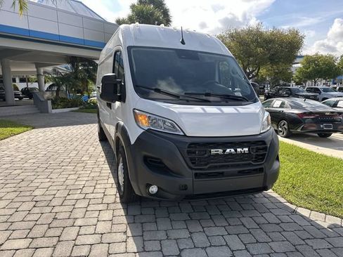Used 2024 RAM ProMaster 2500 w/ Convenience Group FWD image 17