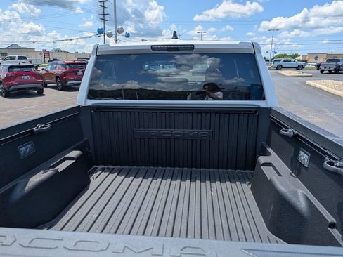 Used 2025 Toyota Tacoma TRD Off-Road AWD/4WD image 10