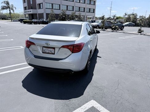 Used 2019 Toyota Corolla SE w/ Carpet Mat Package (TMS) image 9