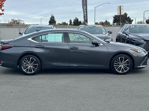 Certified 2025 Lexus ES 300h w/ Premium Package image 3