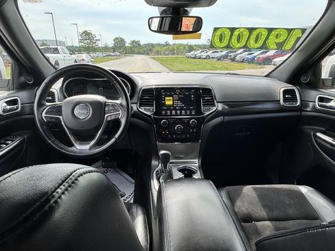 Used 2019 Jeep Grand Cherokee Altitude AWD/4WD image 15