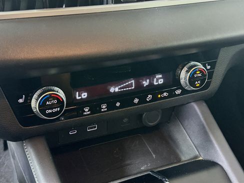 Used 2024 Mitsubishi Outlander SE image 23