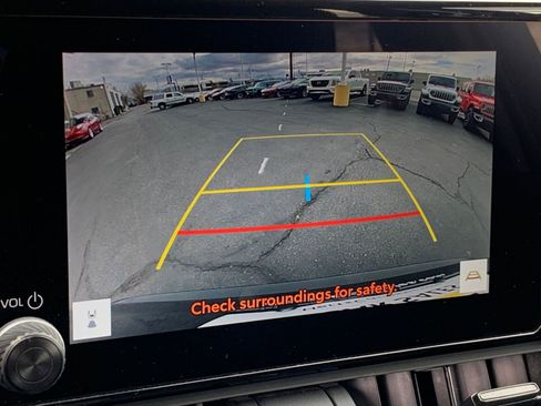 Used 2025 Toyota RAV4 XLE image 17