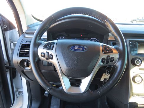 Used 2018 Ford Flex SE image 10