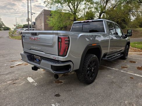 Used 2024 GMC Sierra 2500 AT4 w/ AT4 Preferred Package AWD/4WD image 3