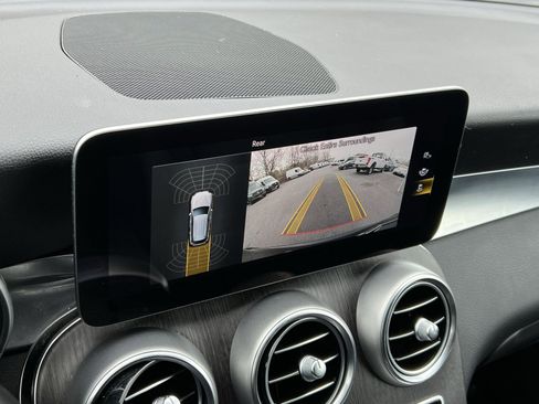 Used 2021 Mercedes-Benz GLC 300 4MATIC image 16