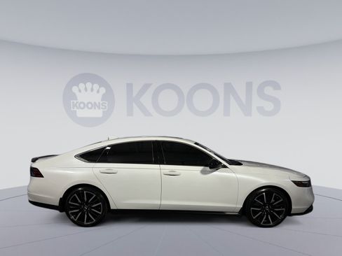 Used 2023 Honda Accord Touring image 8