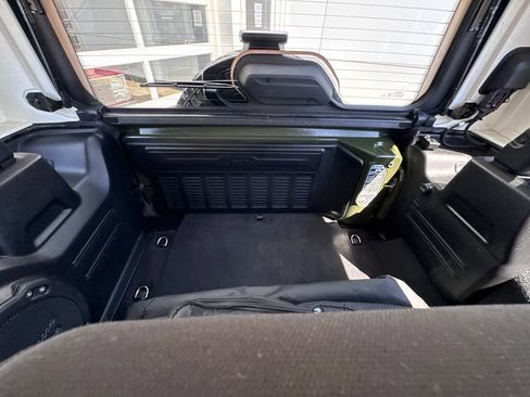 Used 2023 Jeep Wrangler Unlimited w/ Convenience Group AWD/4WD image 38