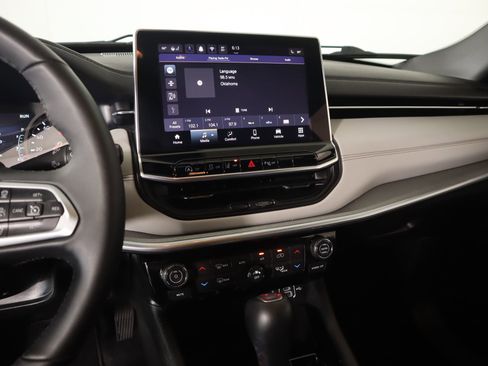 Used 2025 Jeep Compass Limited image 5