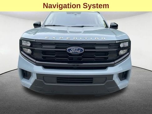 Used 2025 Ford Expedition Max Active RWD image 4