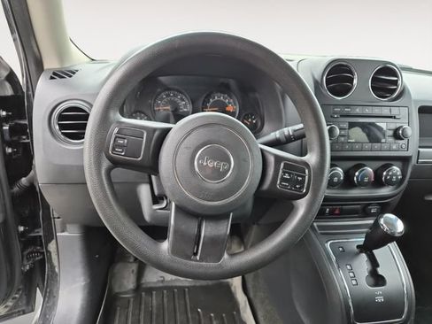 Used 2017 Jeep Patriot Sport w/ Power Value Group AWD/4WD image 13