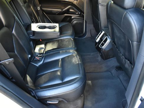 Used 2018 Porsche Cayenne Platinum Edition image 32