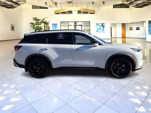 Certified 2025 INFINITI QX60 Luxe w/ Black Edition AWD/4WD image 8