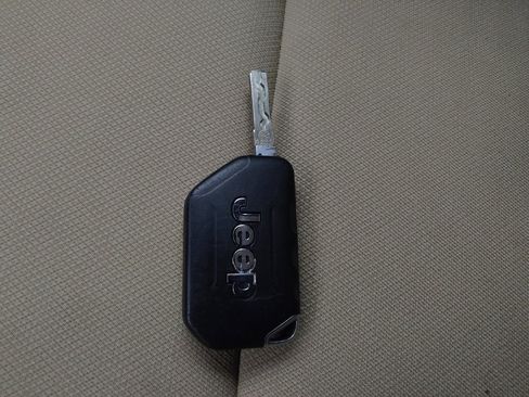 Used 2018 Jeep Wrangler Unlimited Sport AWD/4WD image 32