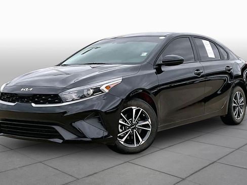 Used 2024 Kia Forte LXS FWD image 2