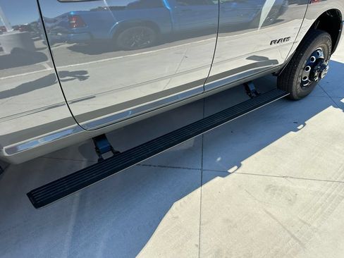 New 2026 RAM 3500 Laramie AWD/4WD image 18