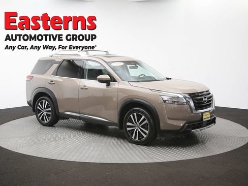 Used 2023 Nissan Pathfinder Platinum w/ Cargo Package AWD/4WD image 51