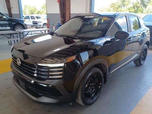 Used 2025 Nissan Kicks SV FWD image 1