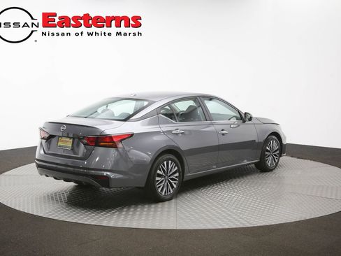 Used 2025 Nissan Altima 2.5 SV FWD image 39