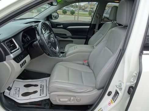 Used 2015 Toyota Highlander XLE image 10