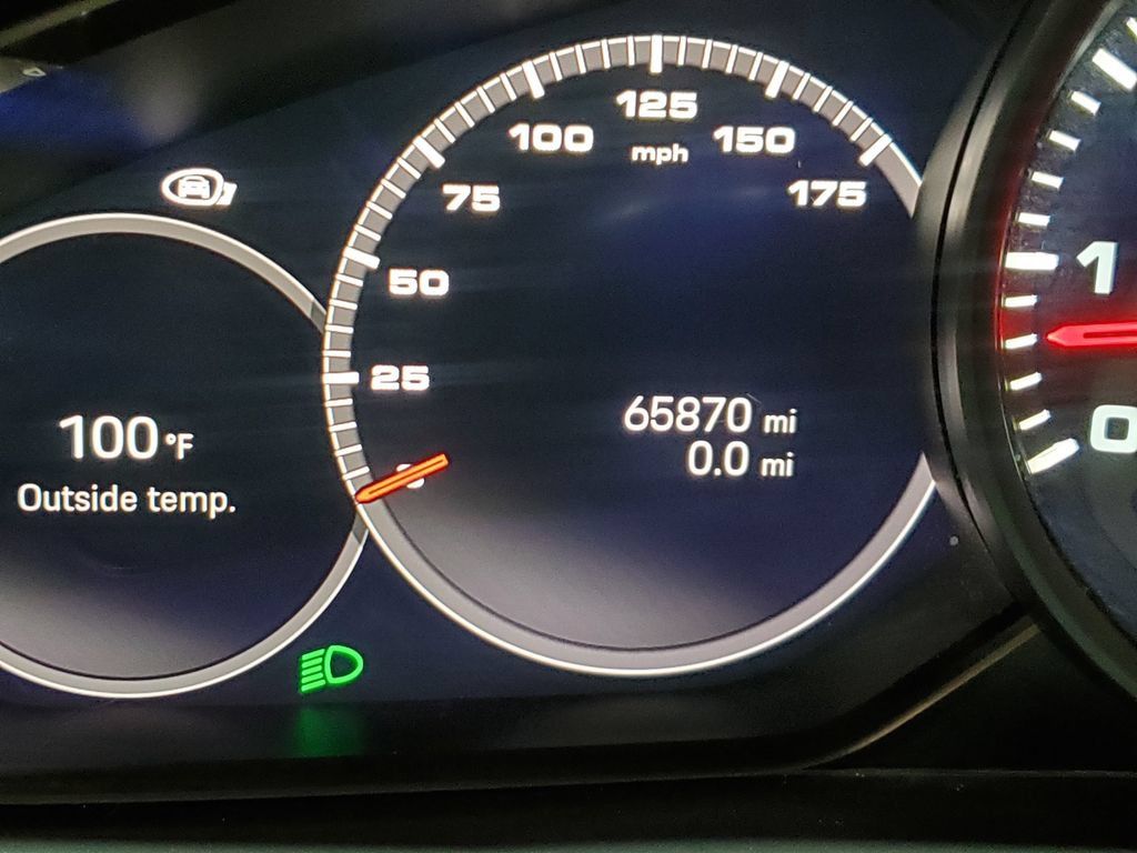 Used 2022 Porsche Cayenne AWD/4WD image 36