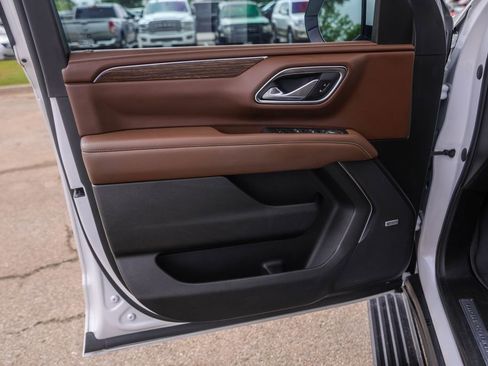 Used 2023 Chevrolet Tahoe High Country w/ Premium Package image 28