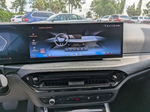 Used 2025 BMW 430i Convertible w/ Premium Package RWD image 23