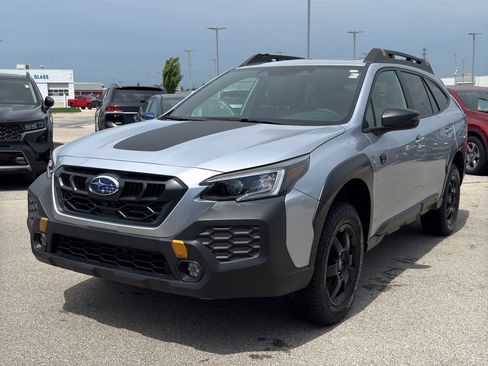 Used 2025 Subaru Outback Wilderness AWD/4WD image 2