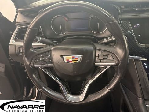 Used 2023 Cadillac XT6 Premium Luxury image 17