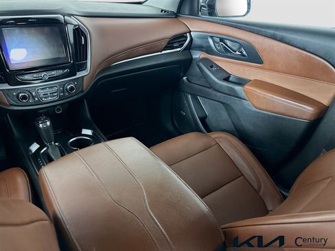 Used 2018 Chevrolet Traverse High Country AWD/4WD image 25