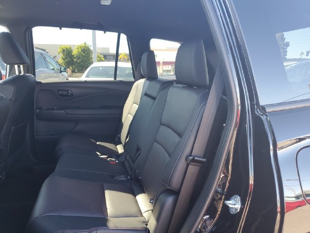 Certified 2025 Honda Passport Black Edition image 14
