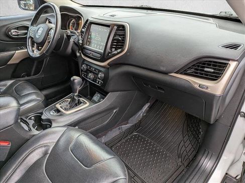 Used 2017 Jeep Cherokee High Altitude w/ Luxury Group image 20