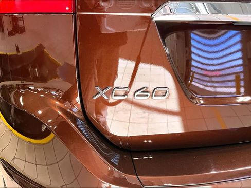 Used 2017 Volvo XC60 T6 Inscription w/ Climate Package AWD/4WD image 31