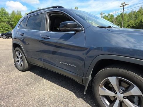 Used 2022 Jeep Cherokee Limited w/ Trailer Tow Group AWD/4WD image 32
