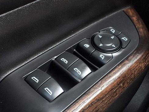 Used 2021 GMC Acadia Denali w/ Denali Technology Package FWD image 14