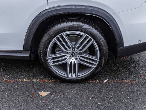 Used 2024 Mercedes-Benz GLS 450 4MATIC image 14